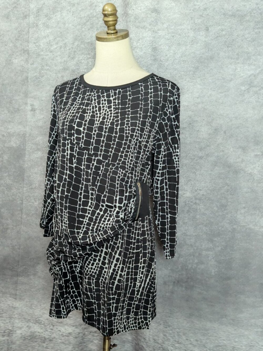 Multiples Black White Geometric Blouson Tunic Top L 3/4 Sleeve Modern Grid